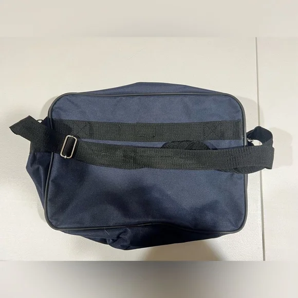 American Tourister Carry On Duffle Bag Duffel Workout Exercise Travel Tote JIT47 - Picture 2 of 5